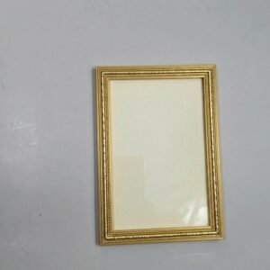 إطار صور كلاسيكي ذهبي