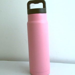 مطرة ماء معدنية وردية مستعملة