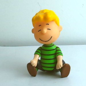 مجسم شخصية كرتونية (لينوس من بيناتس)